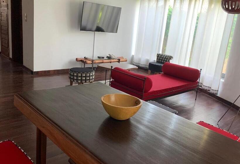 سوییت دوبلکس, Marcelo Beach Club