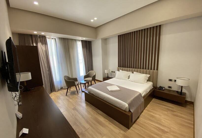 이코노미 룸, Portik