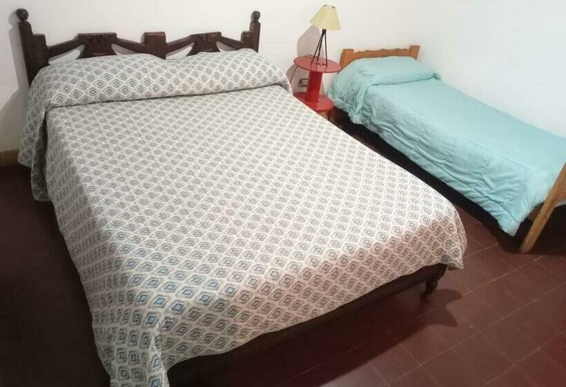 اتاق استاندارد با سرویس بهداشتی مشترک, La Social Hostel Y Libros