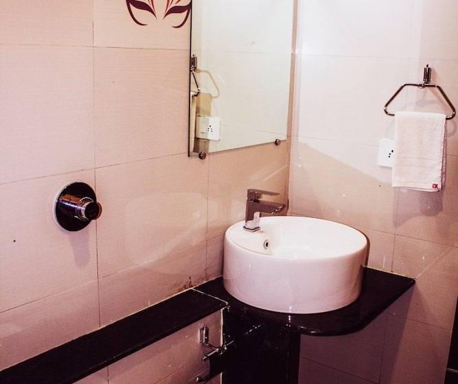 Chambre Standard, Charan Kamal