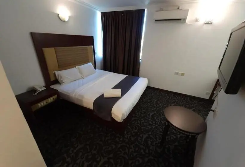 キングサイズベッドのスーペリアルーム, Swing & Pillows   Bandar Kuantan