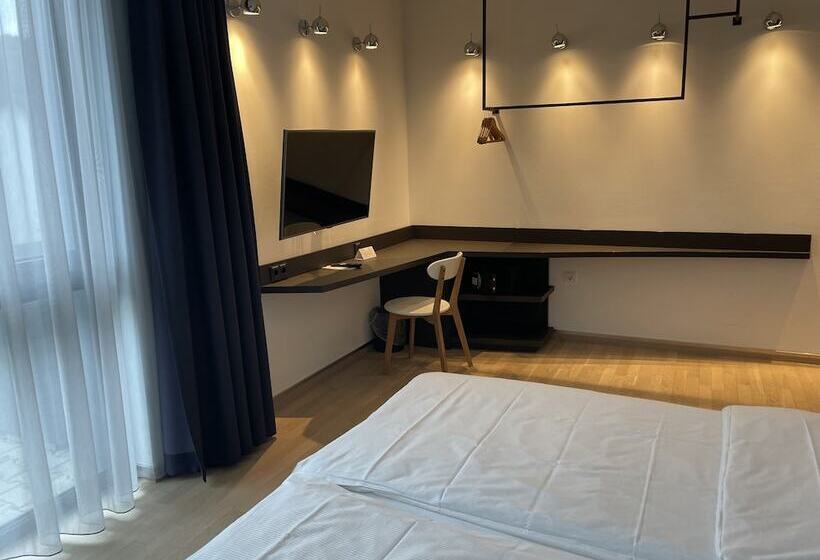 غرفة قياسية, Im Leskanpark