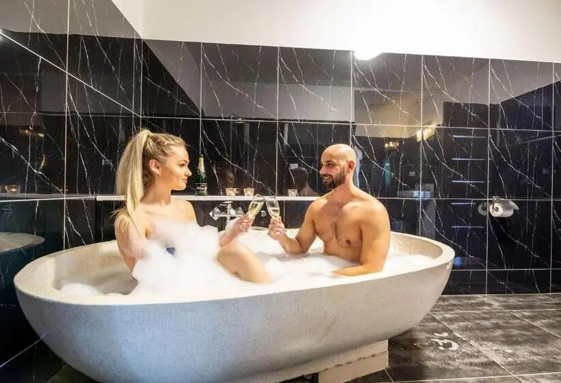 キングサイズベッドのスタンダードルーム, In Spirit, Hotel V Rožnovském Pivovaru   Pivní Lázně, Wellness & čokoládovna