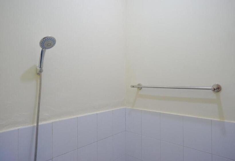 Номер Стандарт, Reddoorz Near Gor Satria 3