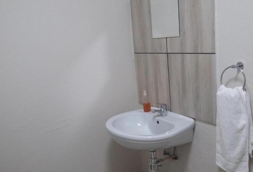 غرفة قياسية, Karookoppie