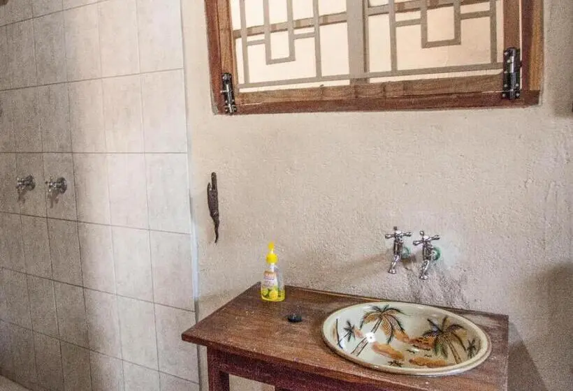 اتاق استاندارد, Thumbi View Lodge