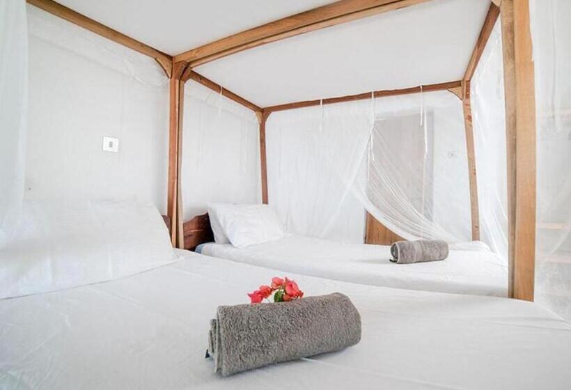 اتاق استاندارد, Thumbi View Lodge