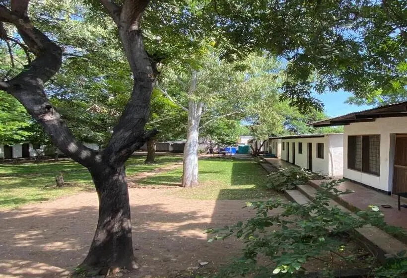 اتاق استاندارد با چشم‌انداز باغ, Thumbi View Lodge