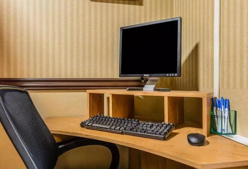 سوئیت با تخت بزرگ, Comfort Inn Yreka I 5