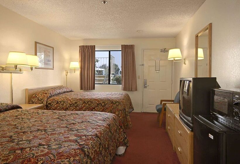 Номер Стандарт 2 Двуспальные Кровати, Days Inn By Wyndham Fresno South