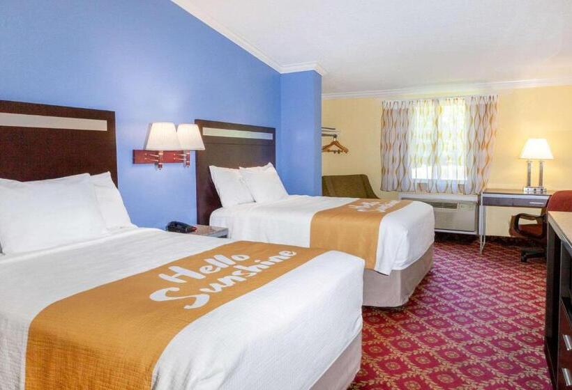 Номер бизнес-класса, Days Inn By Wyndham Nanuet / Spring Valley