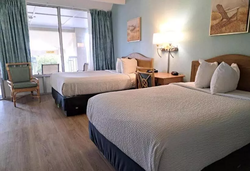 ２ダブルベッドのスタンダードルーム, Days Inn & Suites By Wyndham Jekyll Island