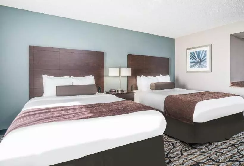 اتاق لوکس, Days Inn & Suites By Wyndham Wausau