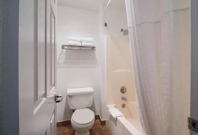 ２ダブルベッドのスタンダードルーム, Quality Inn Midvale  Salt Lake City South