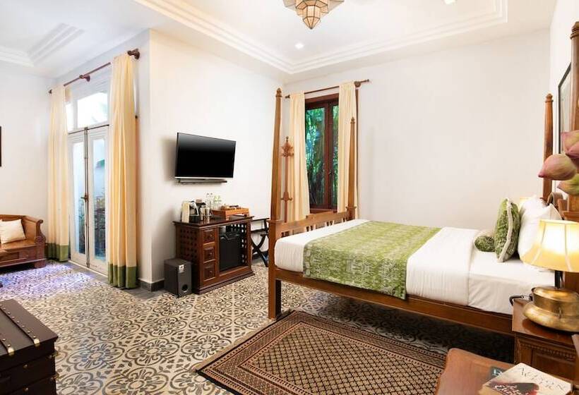 2 Bedroom Family Suite, Mane History Lovers