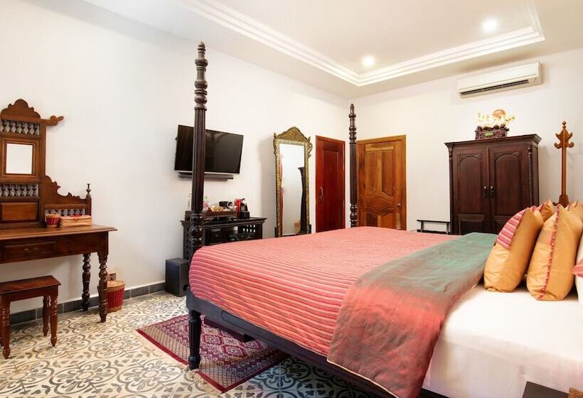 2 Bedroom Family Suite, Mane History Lovers