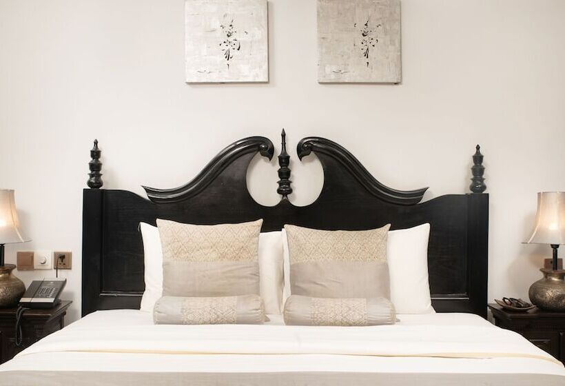 جناح عائلي غرفتين نوم, Mane History Lovers