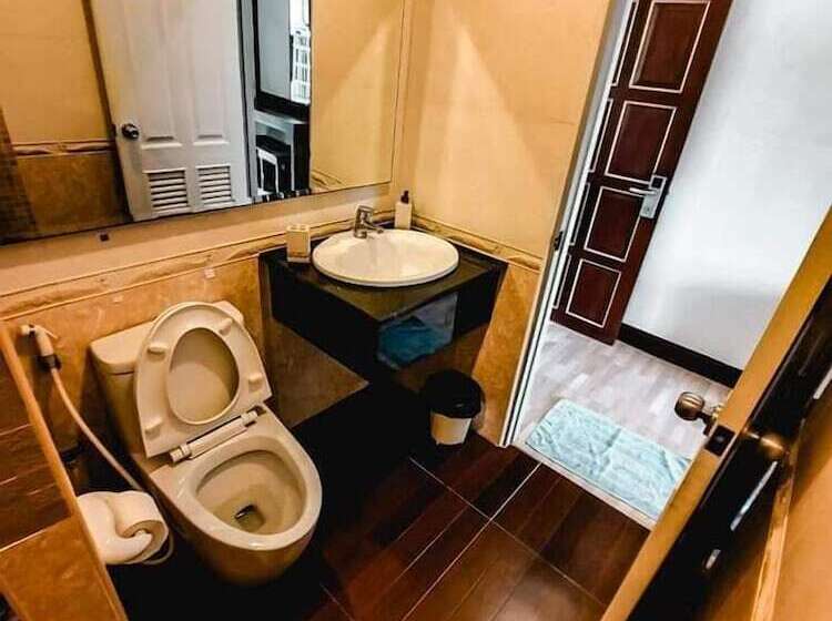 共用房间的床, Walking Street Hostel