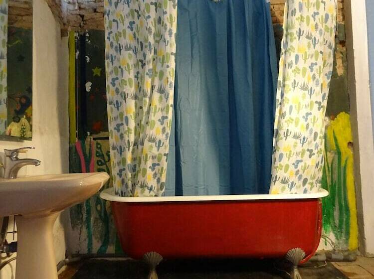 מיטה בחדר משותף, Chambre D'hotes Saint Michel Pour Pelerins