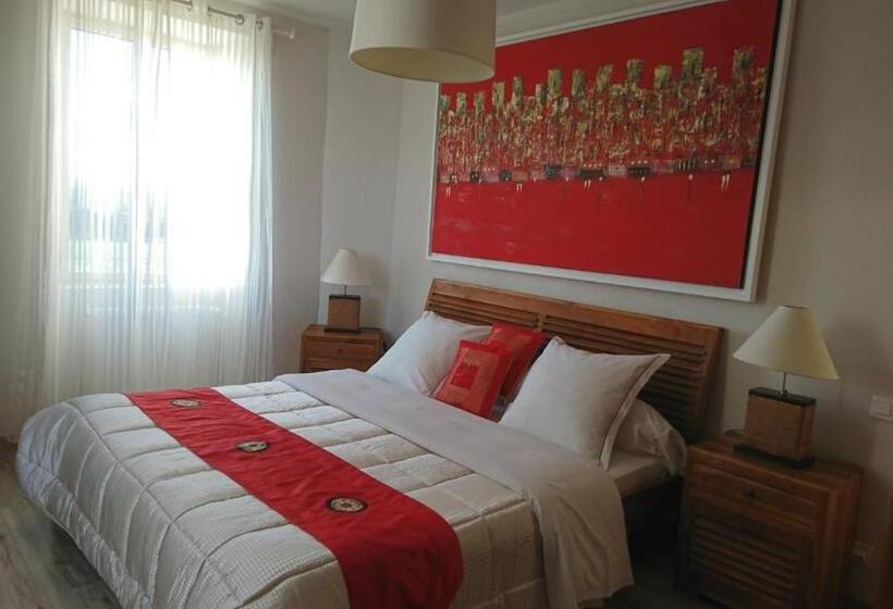 Номер Стандарт Вид на Бассейн, Le Mas Des Sorcières Maison D Hôtes