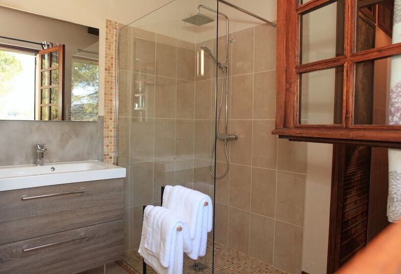 浪漫感的房间, Au Pre Des Sources