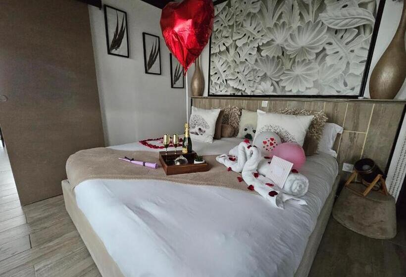 Люкс Вид на Море с Гидромассажем, L Instant