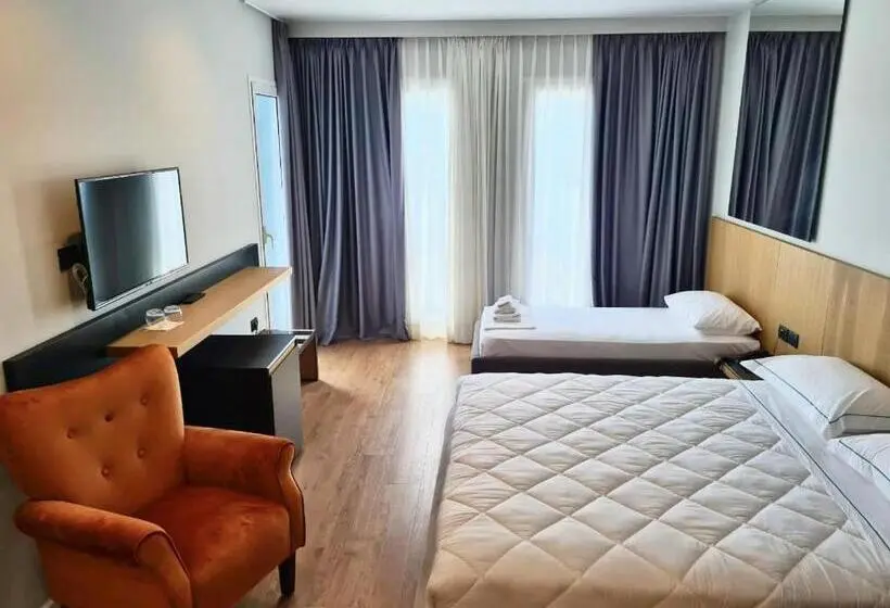 Standard Triple Room Sea View