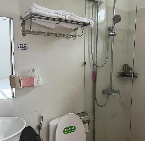 استودیوی استاندارد, Le House Hotel And Studio