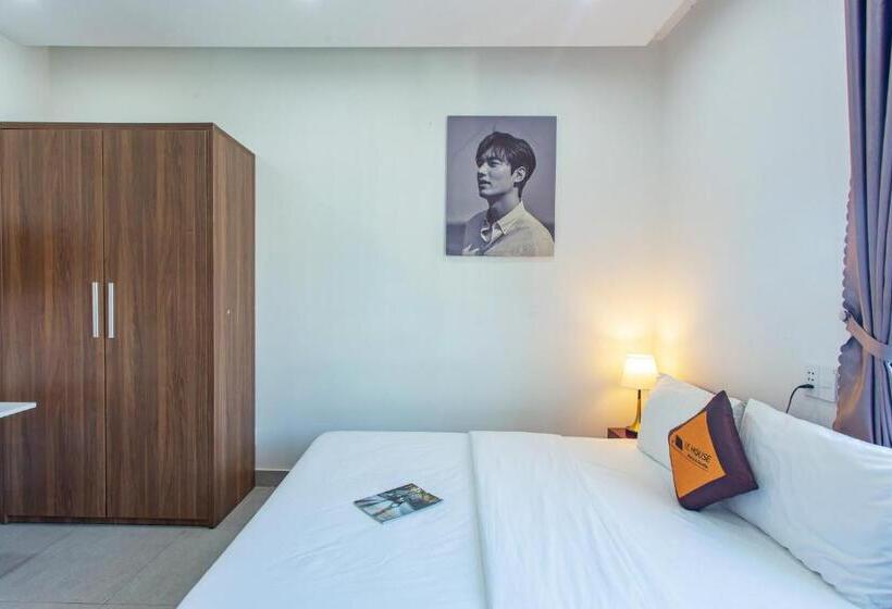 استودیوی استاندارد, Le House Hotel And Studio