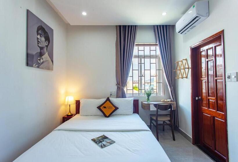 استودیوی استاندارد, Le House Hotel And Studio