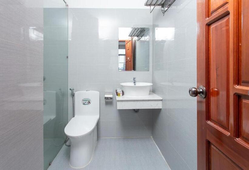 اتاق لوکس خانوادگی, Le House Hotel And Studio