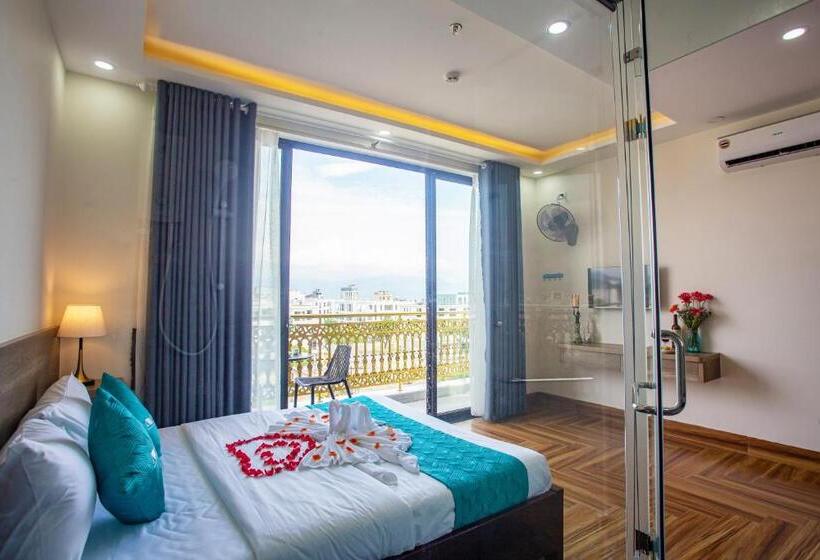 اتاق لوکس با بالکن, Le House Hotel And Studio