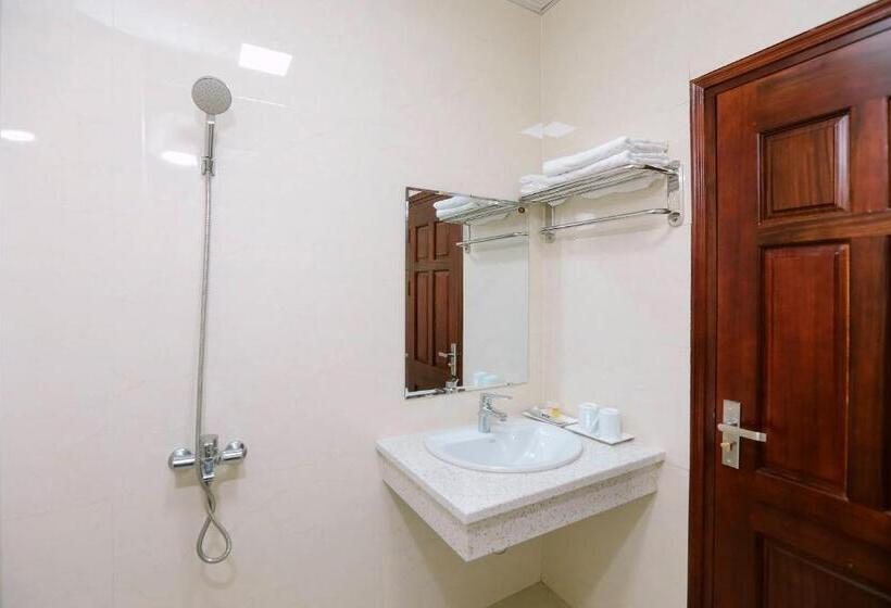 اتاق سوپریور سه تخته, Manarola Hotel Bãi Cháy