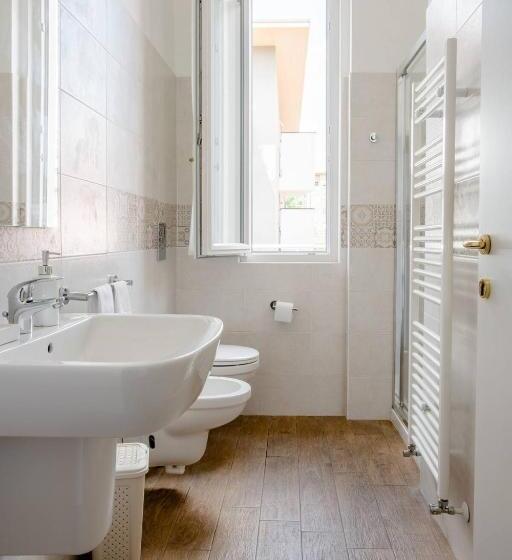 اتاق استاندارد یک تخته با سرویس بهداشتی مشترک, Casa Aydée