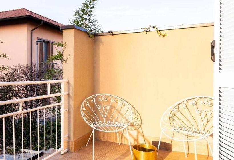 اتاق استاندارد با سرویس بهداشتی مشترک, Casa Aydée