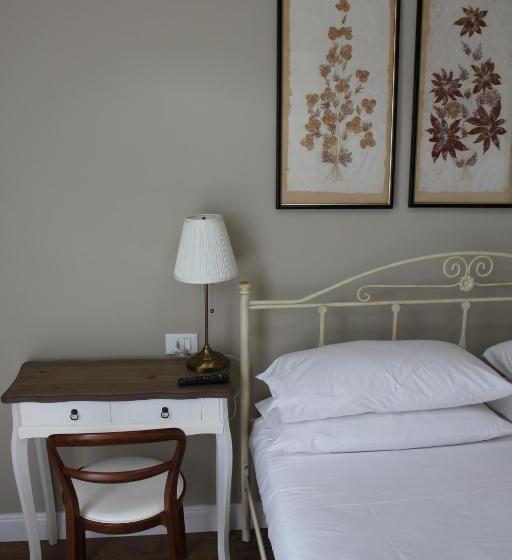 اتاق استاندارد با سرویس بهداشتی مشترک, Casa Aydée