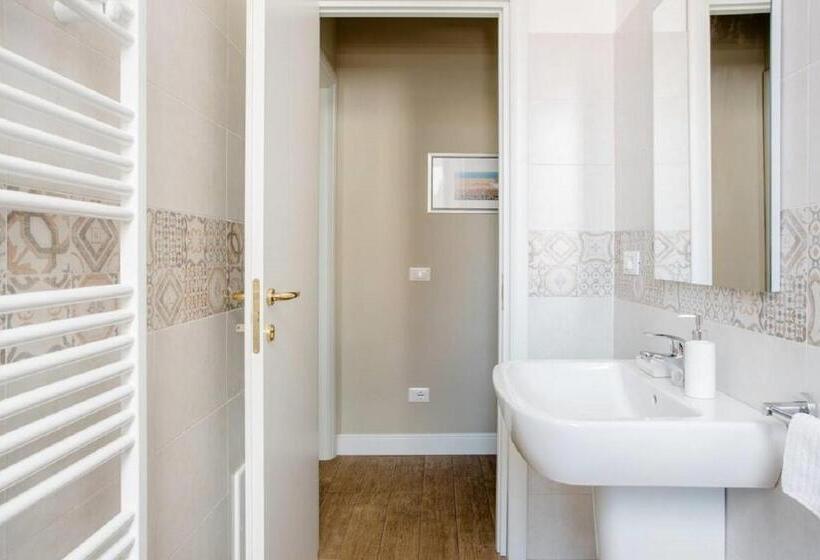 اتاق استاندارد با سرویس بهداشتی مشترک, Casa Aydée