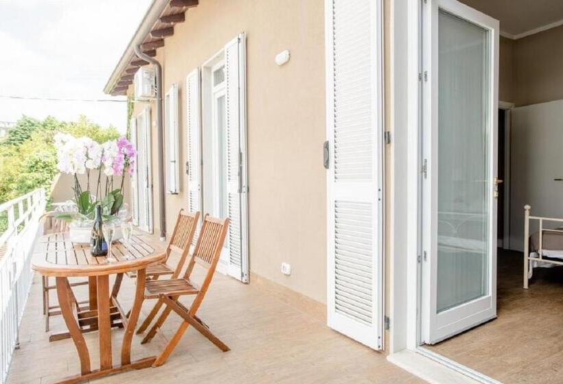 اتاق استاندارد با سرویس بهداشتی مشترک, Casa Aydée