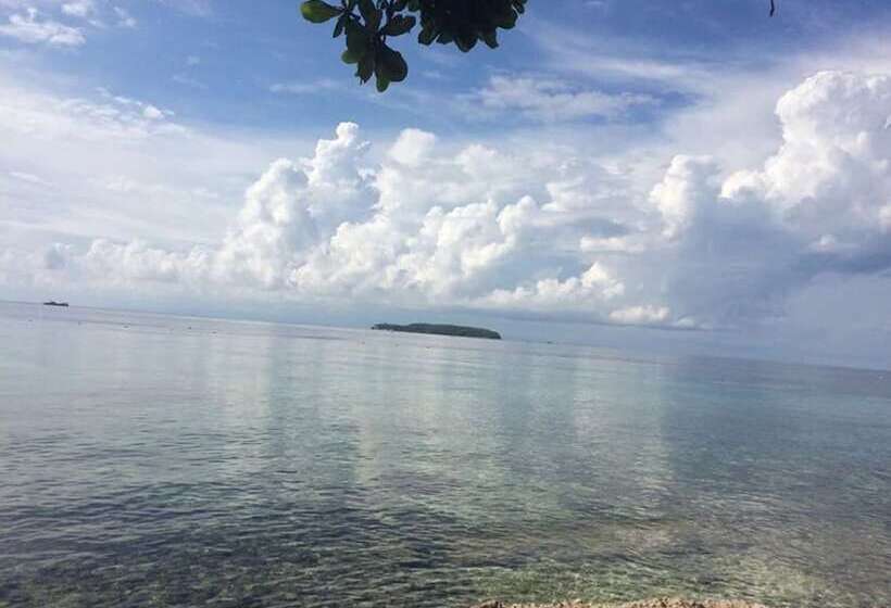 Четырехместный Номер Стандарт Вид на Море, Island Front Bangcogon Resort And Restaurant