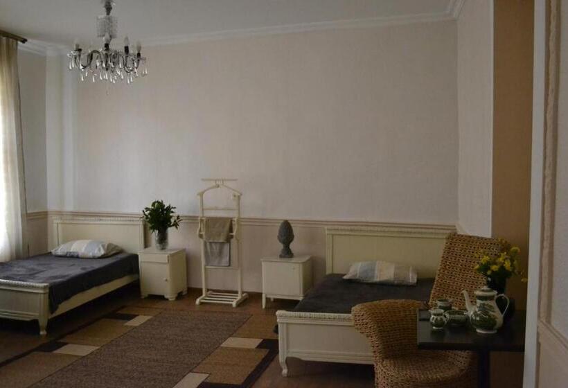 ویلای 3 خوابه, Guest House Amazon