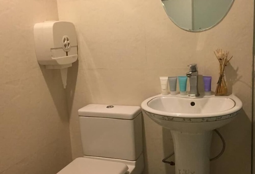 اتاق استاندارد سه نفره, Hop Inn On Nathan Road