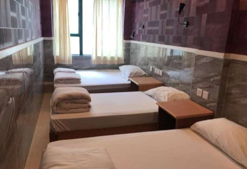 اتاق استاندارد چهار تخته, Hop Inn On Nathan Road