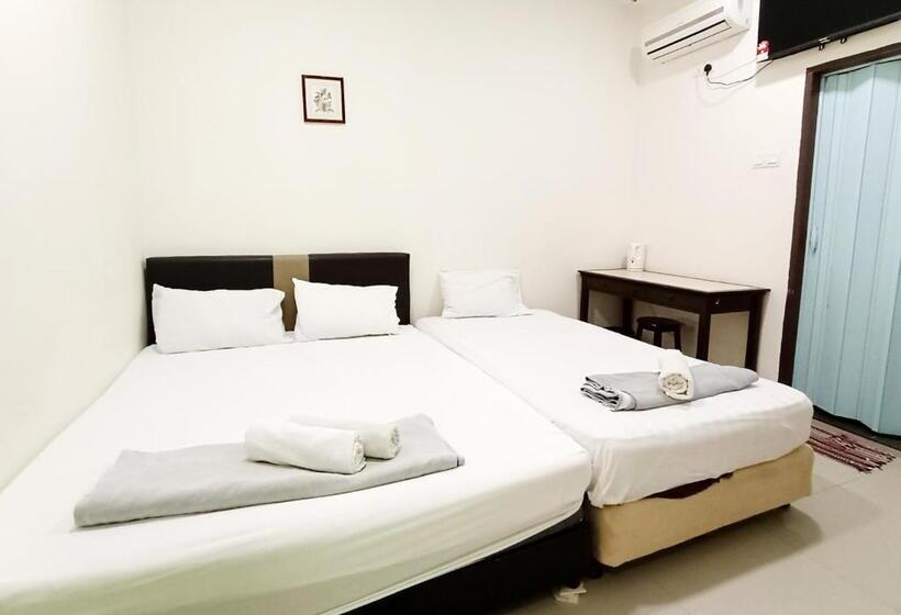 חדר סטנדרט לשלושה, Mn Ferringhi Inn