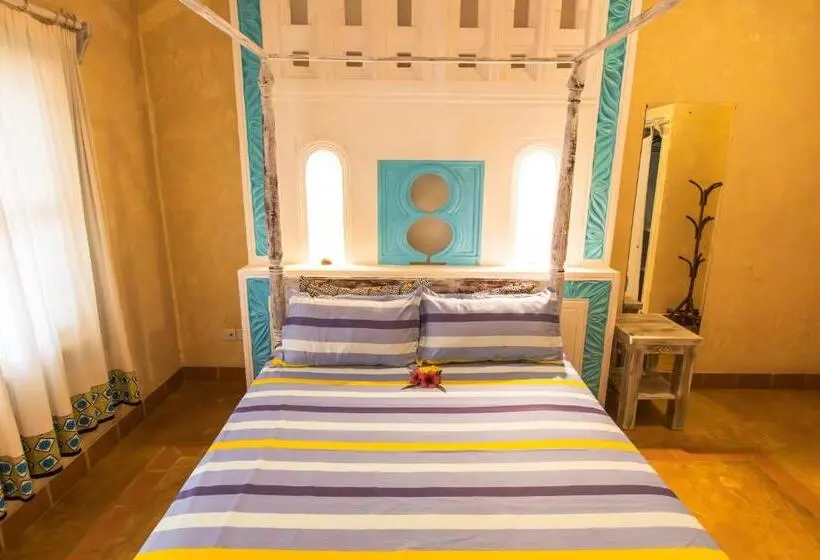 اتاق استاندارد, Footprints House
