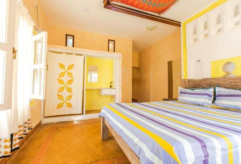 اتاق استاندارد, Footprints House