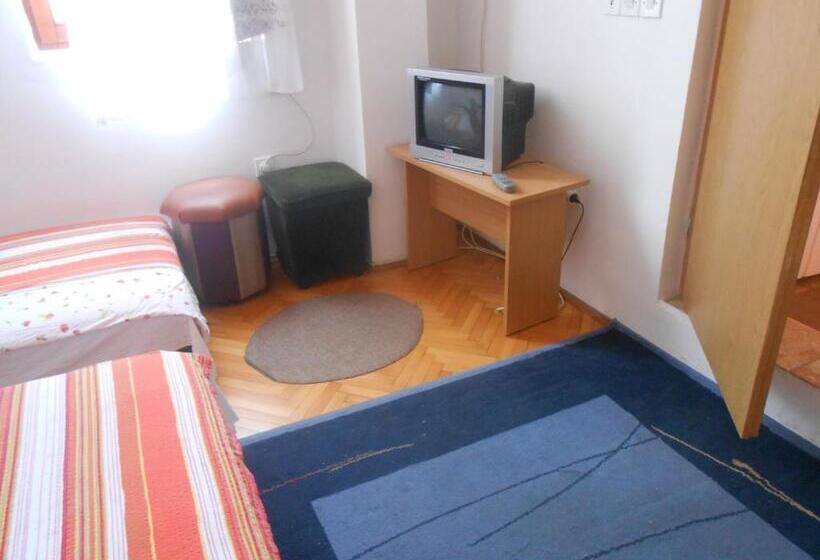 Номер Стандарт, Apartments & Hostel Zdrava Hrana