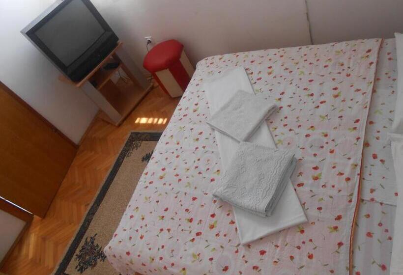 Студия Стандарт, Apartments & Hostel Zdrava Hrana