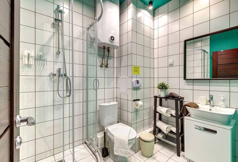 スタンダードスタジオ, Axis Moscow