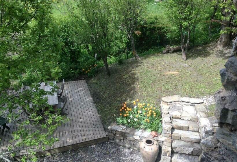 חדר סופריור, Le Val D'ailleurs