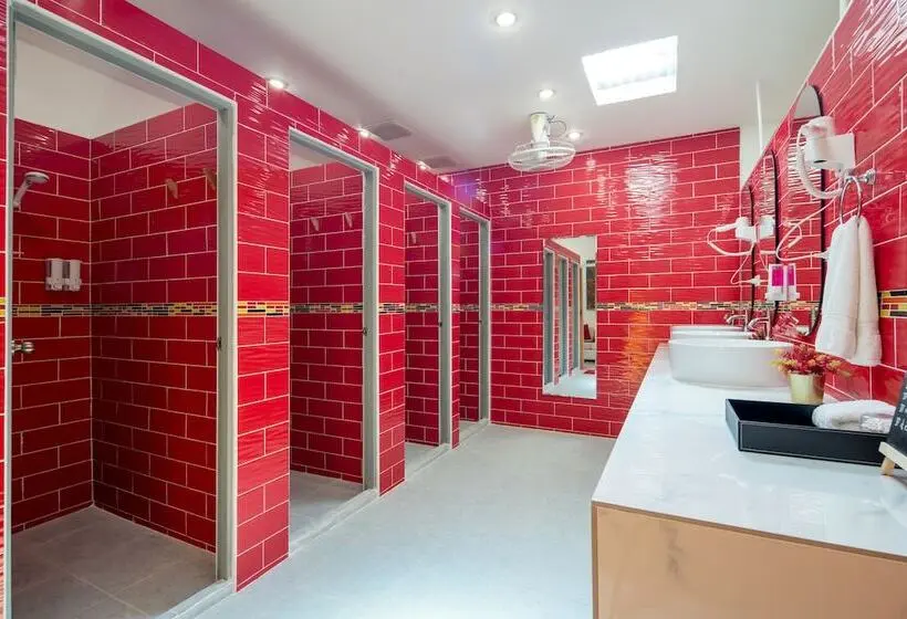 ルームシェアのワンベッド, Hanuman Vip Hostel Sha Plus